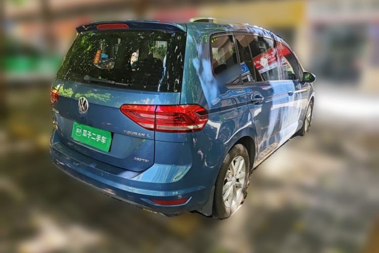 Used Volkswagen Touran 2016 Volkswagen Touran L 280TSI DSG Comfort Edition Rear Right 45 Deg
