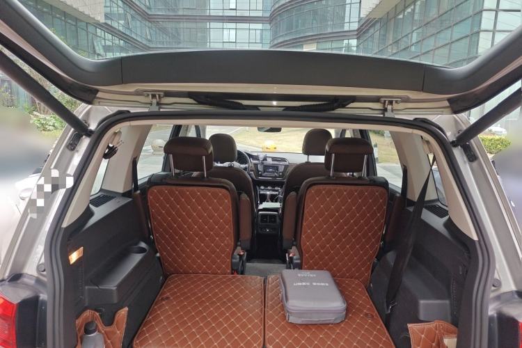 Used Volkswagen Touran 2016 Volkswagen Touran L 330TSI DSG Luxury Edition Trunk