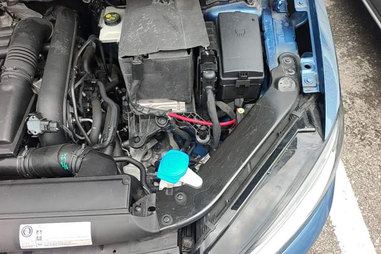 Used Volkswagen Touran 2016 Volkswagen Touran L 280TSI Manual Trend Edition Engine Bay Left