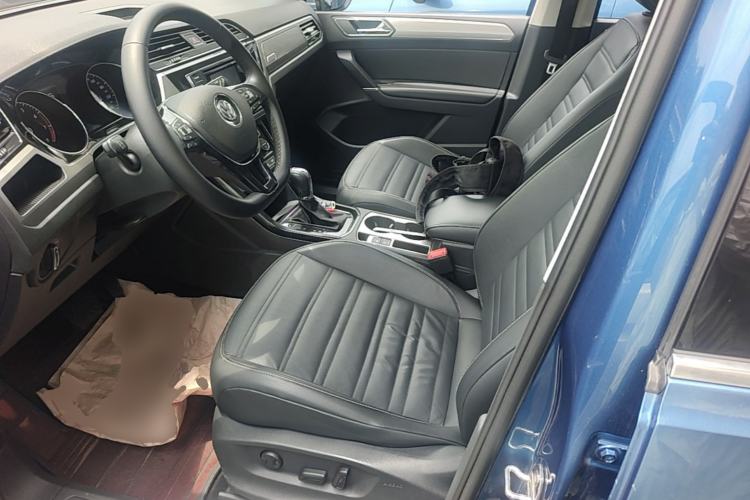 Used Volkswagen Touran 2016 Volkswagen Touran L 280TSI DSG Luxury Edition Left Front Seat