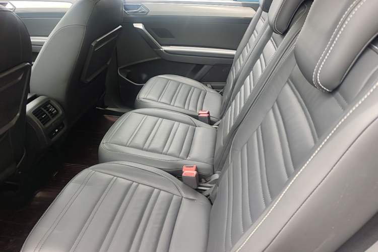Used Volkswagen Touran 2016 Volkswagen Touran L 280TSI DSG Luxury Edition Left Rear Seat