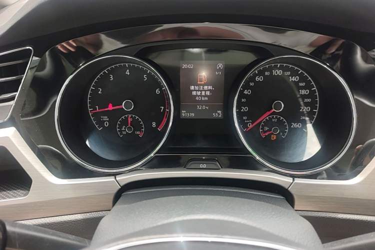 Used Volkswagen Touran 2016 Volkswagen Touran L 280TSI DSG Luxury Edition Odometer Close Up