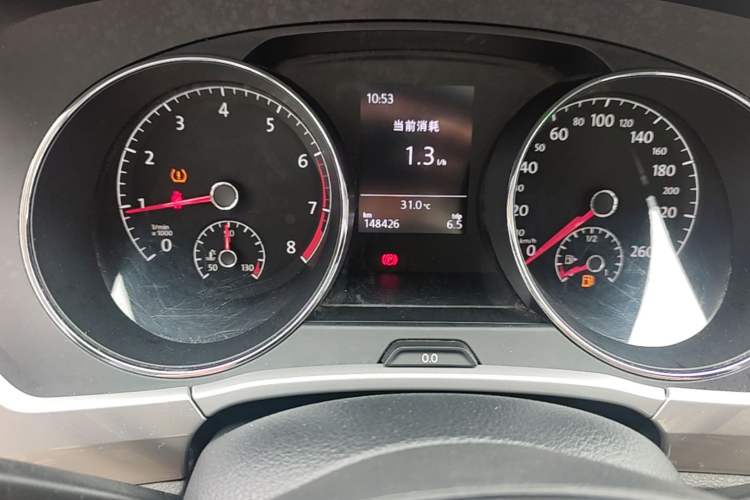 Used Volkswagen Touran 2016 Volkswagen Touran L 280TSI Manual Trend Edition Odometer Close Up