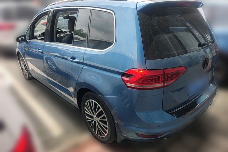 Used Volkswagen Touran 2016 Volkswagen Touran L 280TSI DSG Luxury Edition Rear Left 45 Deg