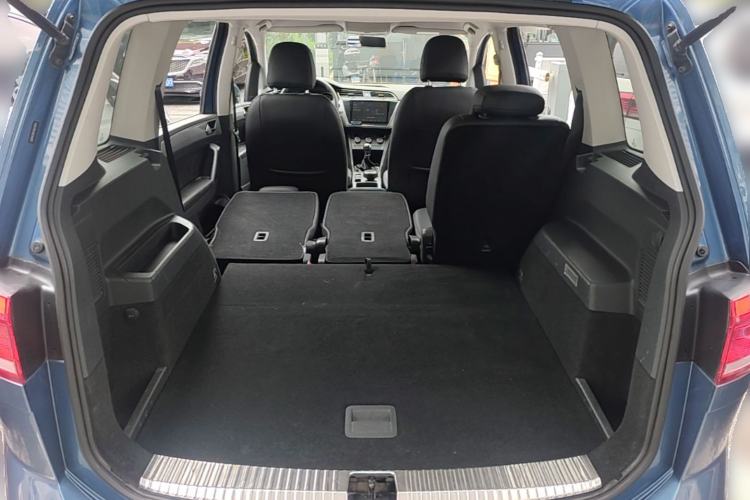Used Volkswagen Touran 2016 Volkswagen Touran L 280TSI Manual Trend Edition Trunk