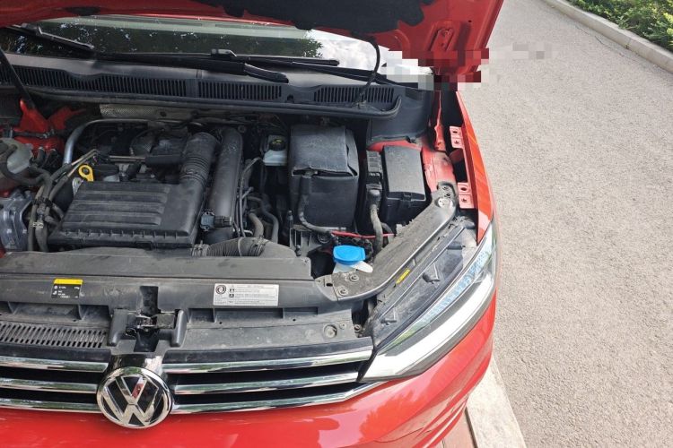 Used Volkswagen Touran 2016 Volkswagen Touran L 280TSI DSG Comfort Edition Engine Bay Left