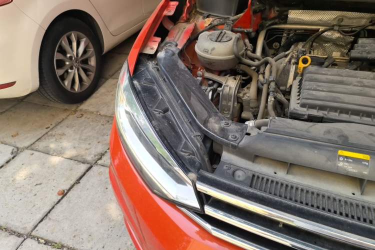 Used Volkswagen Touran 2016 Volkswagen Touran L 280TSI DSG Comfort Edition Engine Bay Right