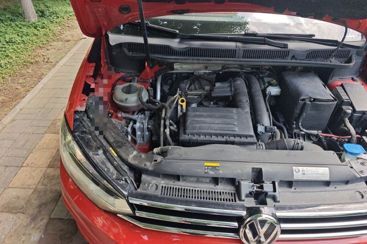 Used Volkswagen Touran 2016 Volkswagen Touran L 280TSI DSG Comfort Edition Engine Bay Right
