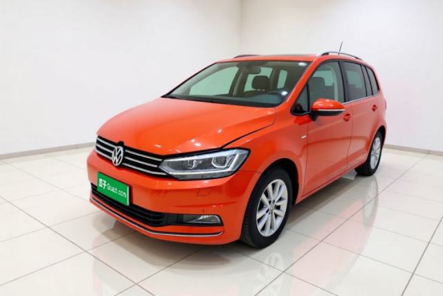 Ojetý Volkswagen Touran 2016 Volkswagen Touran L 280TSI DSG Comfort Edition
