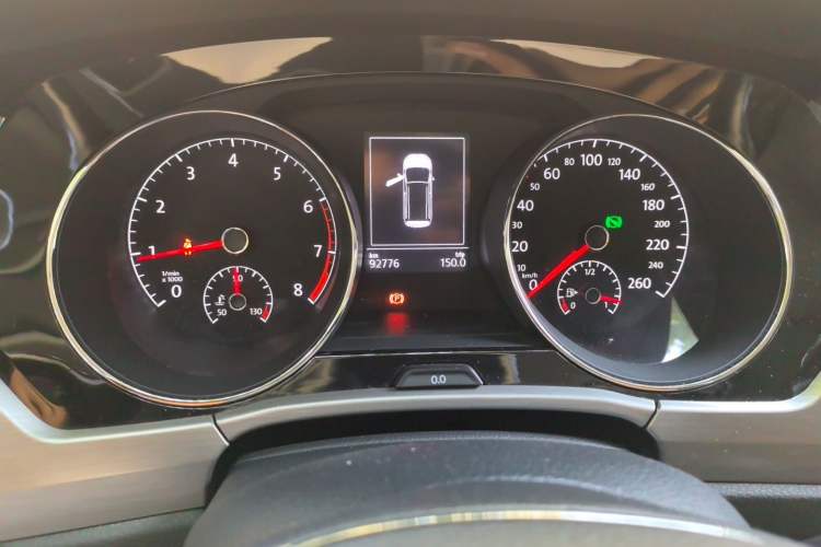 Used Volkswagen Touran 2016 Volkswagen Touran L 280TSI DSG Comfort Edition Odometer Close Up