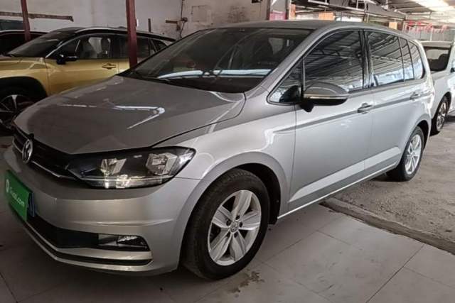 Ojetý Volkswagen Touran 2016 Touran L 280TSI DSG Style Edition