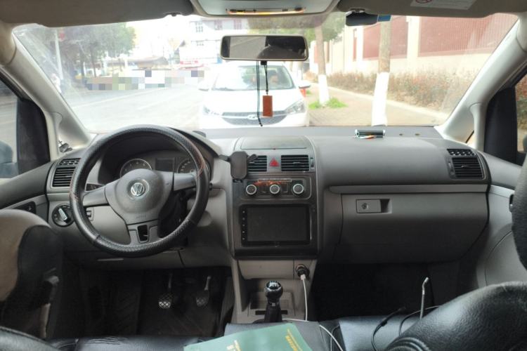 Used Volkswagen Touran  Center Console