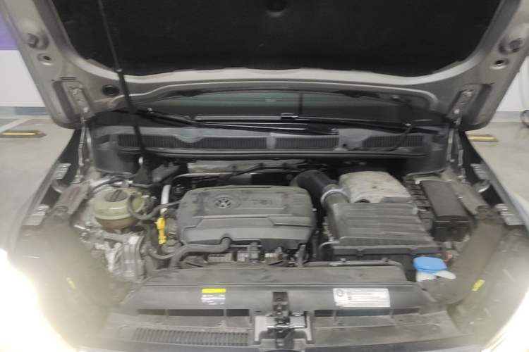 Used Volkswagen Touran 2016 Volkswagen Touran L 330TSI DSG Luxury Edition Engine Bay
