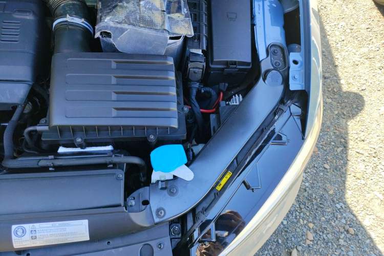 Used Volkswagen Touran 2016 Volkswagen Touran L 330TSI DSG Luxury Edition Engine Bay Left