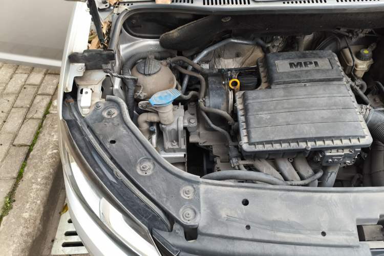 Used Volkswagen Touran  Engine Bay Right