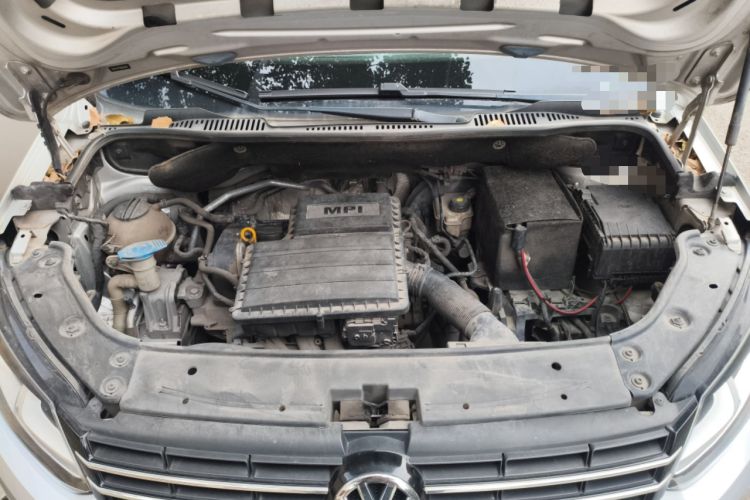 Used Volkswagen Touran  Engine Bay