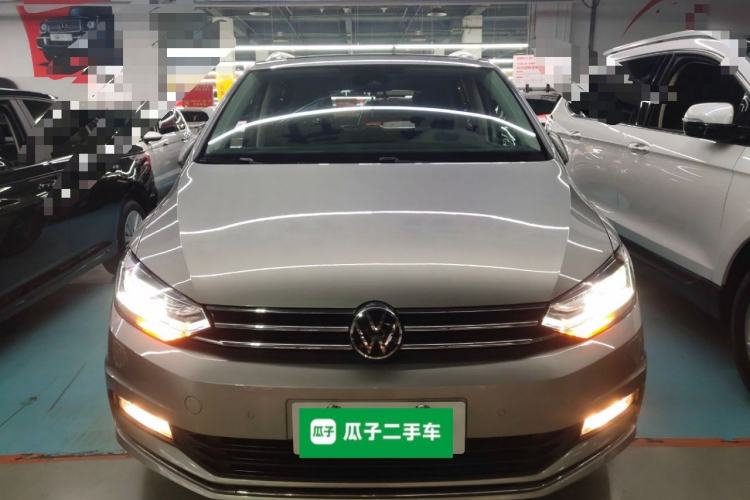 Used Volkswagen Touran 2016 Volkswagen Touran L 330TSI DSG Luxury Edition Exterior 1