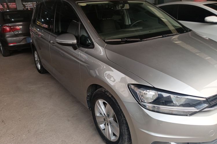Used Volkswagen Touran 2016 Touran L 280TSI DSG Style Edition Exterior 2