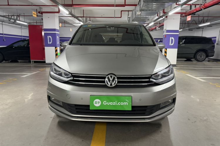 Used Volkswagen Touran 2016 Volkswagen Touran L 330TSI DSG Luxury Edition Exterior 3