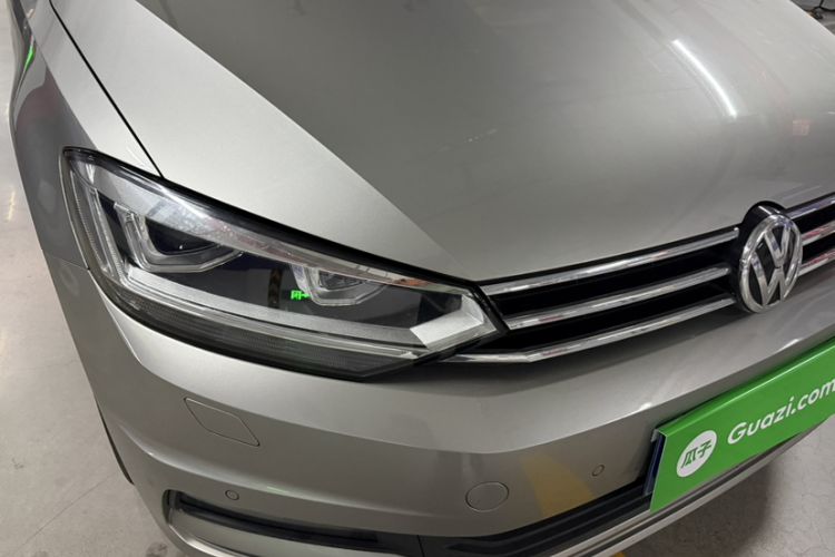 Used Volkswagen Touran 2016 Volkswagen Touran L 330TSI DSG Luxury Edition Exterior 4