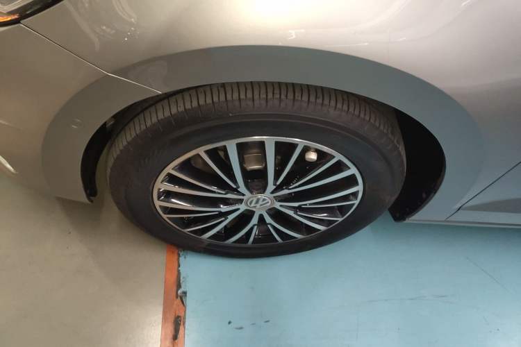 Used Volkswagen Touran 2016 Volkswagen Touran L 330TSI DSG Luxury Edition Exterior 7