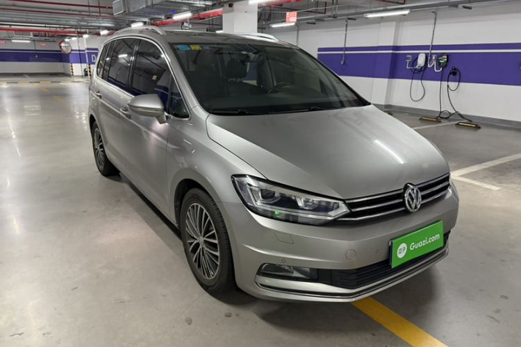 Used Volkswagen Touran 2016 Volkswagen Touran L 330TSI DSG Luxury Edition Exterior 7