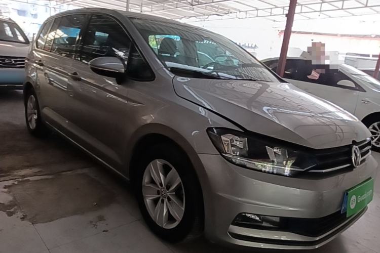 Used Volkswagen Touran 2016 Touran L 280TSI DSG Style Edition Front Right 45 Deg