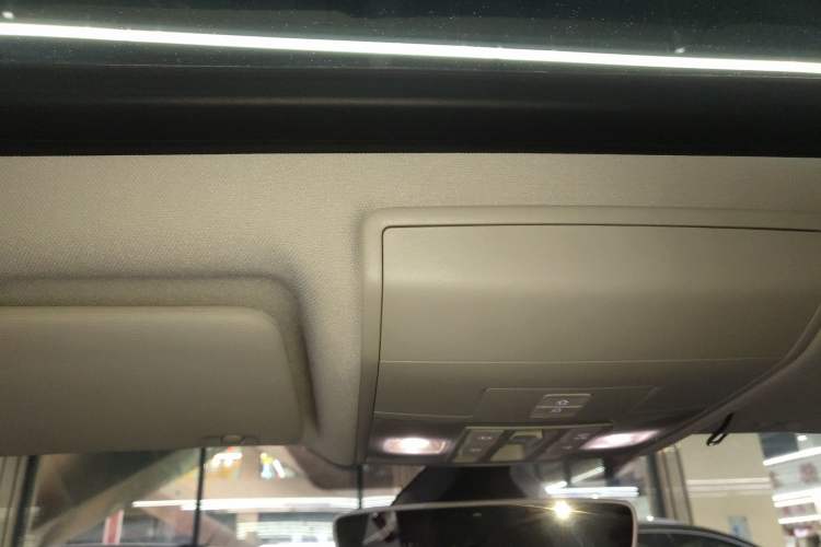Used Volkswagen Touran 2016 Volkswagen Touran L 330TSI DSG Luxury Edition Headliner
