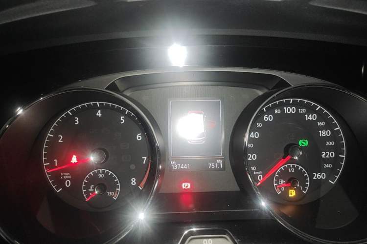 Used Volkswagen Touran 2016 Volkswagen Touran L 330TSI DSG Luxury Edition Instrument Cluster
