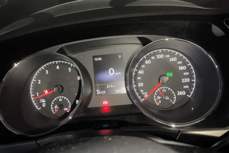 Used Volkswagen Touran 2016 Volkswagen Touran L 280TSI DSG Luxury Edition Instrument Cluster