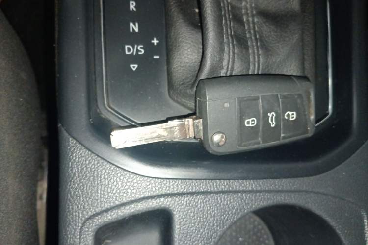 Used Volkswagen Touran 2016 Touran L 280TSI DSG Style Edition Interior 1