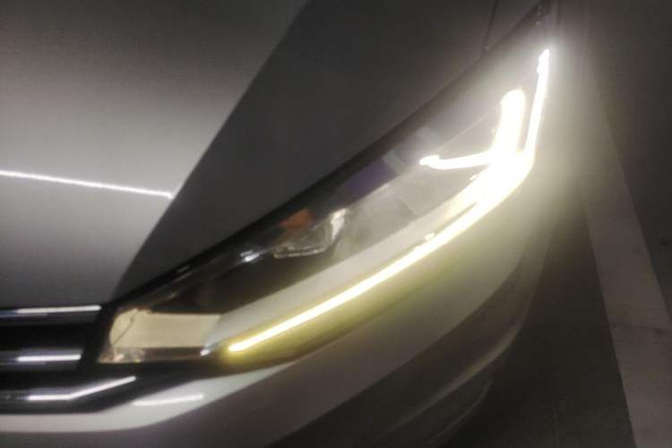 Used Volkswagen Touran 2016 Volkswagen Touran L 330TSI DSG Luxury Edition Left Front Headlight