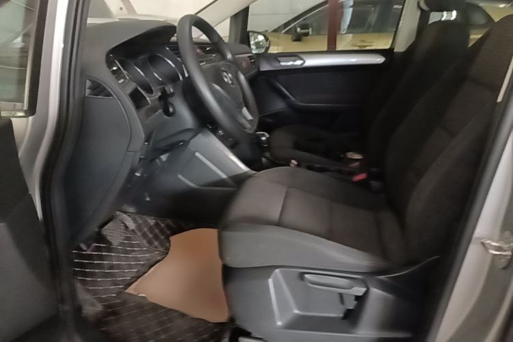 Used Volkswagen Touran 2016 Touran L 280TSI DSG Style Edition Left Front Seat