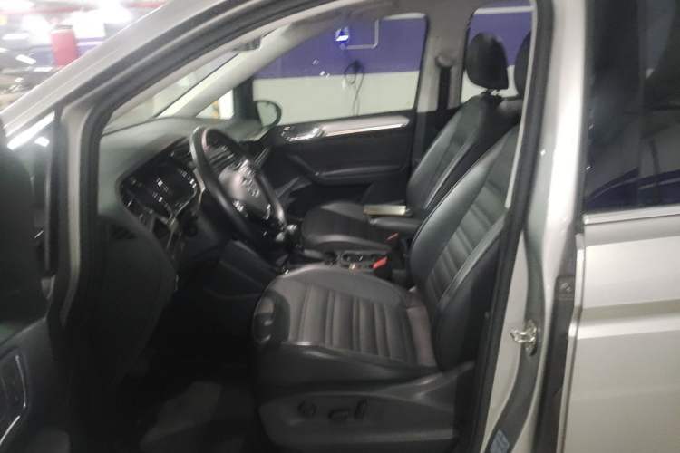 Used Volkswagen Touran 2016 Volkswagen Touran L 330TSI DSG Luxury Edition Left Front Seat