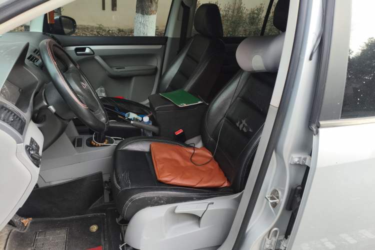 Used Volkswagen Touran  Left Front Seat