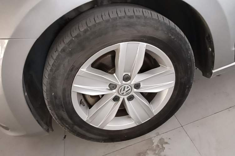 Used Volkswagen Touran 2016 Touran L 280TSI DSG Style Edition Left Front Wheel Hub