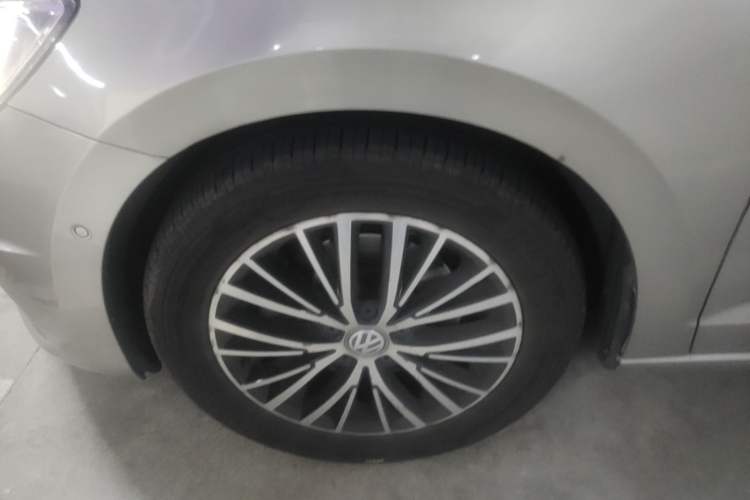 Used Volkswagen Touran 2016 Volkswagen Touran L 330TSI DSG Luxury Edition Left Front Wheel Hub