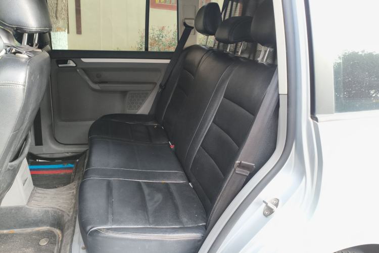 Used Volkswagen Touran  Left Rear Seat