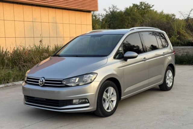 Used Volkswagen Touran 2016 Volkswagen Touran L 280TSI Manual Trend Edition