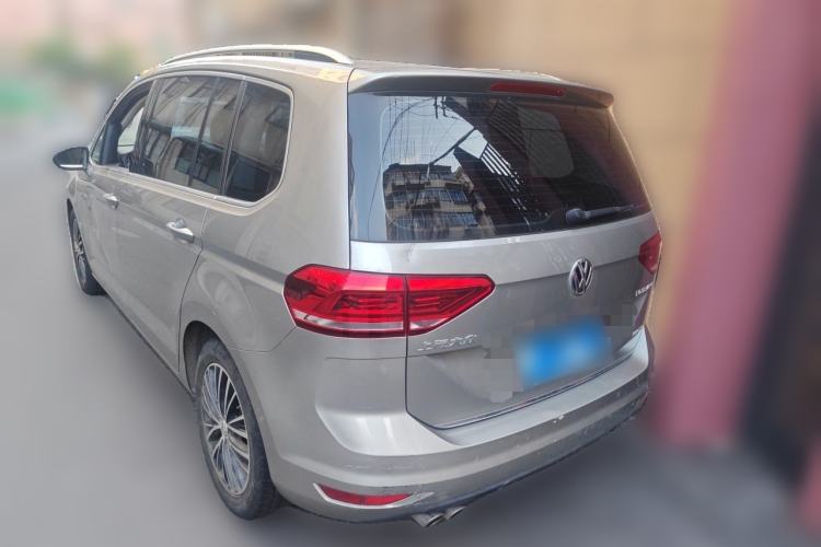 Used Volkswagen Touran 2016 Volkswagen Touran L 330TSI DSG Luxury Edition Rear Left 45 Deg