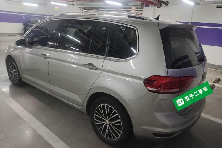Used Volkswagen Touran 2016 Volkswagen Touran L 330TSI DSG Luxury Edition Rear Left 45 Deg
