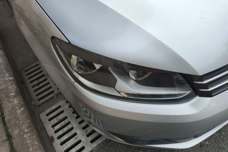 Used Volkswagen Touran  Right Front Headlight