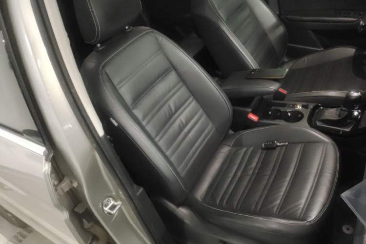 Used Volkswagen Touran 2016 Volkswagen Touran L 330TSI DSG Luxury Edition Right Front Seat
