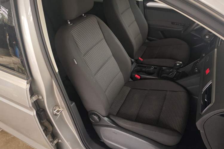 Used Volkswagen Touran 2016 Touran L 280TSI DSG Style Edition Right Front Seat