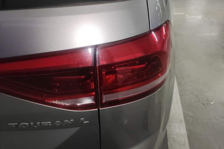 Used Volkswagen Touran 2016 Volkswagen Touran L 330TSI DSG Luxury Edition Right Rear Taillight