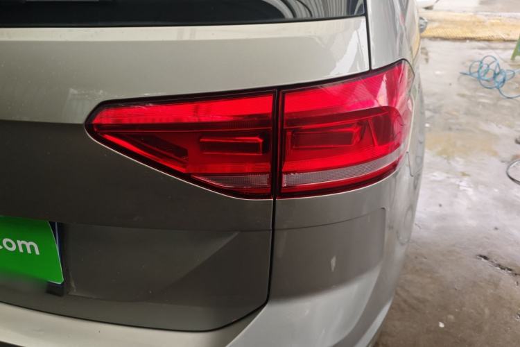 Used Volkswagen Touran 2016 Touran L 280TSI DSG Style Edition Right Rear Taillight