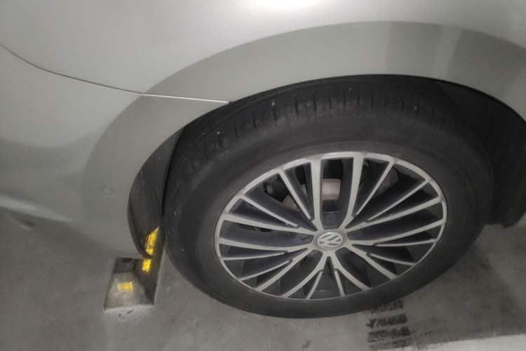 Used Volkswagen Touran 2016 Volkswagen Touran L 330TSI DSG Luxury Edition Right Rear Wheel Hub