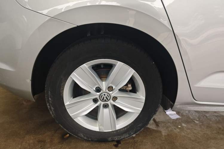 Used Volkswagen Touran 2016 Touran L 280TSI DSG Style Edition Right Rear Wheel Hub