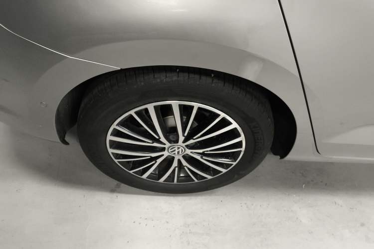 Used Volkswagen Touran 2016 Volkswagen Touran L 280TSI DSG Luxury Edition Right Rear Wheel Hub