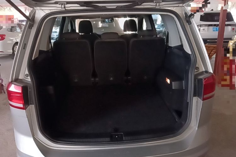 Used Volkswagen Touran 2016 Touran L 280TSI DSG Style Edition Trunk